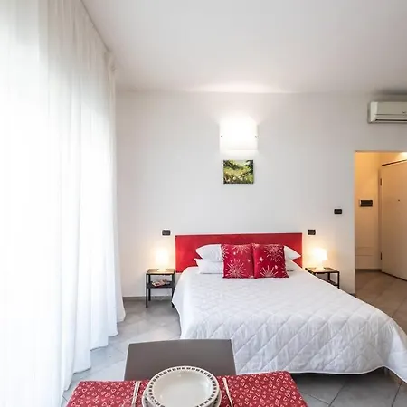 Exclusive: Fronte Mare Con Terrazzo E Parcheggio