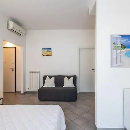 شقة Exclusive: Fronte Mare Con Terrazzo E Parcheggio *