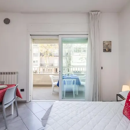 شقة Exclusive: Fronte Mare Con Terrazzo E Parcheggio *