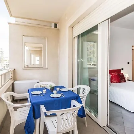 Διαμέρισμα Exclusive: Fronte Mare Con Terrazzo E Parcheggio *